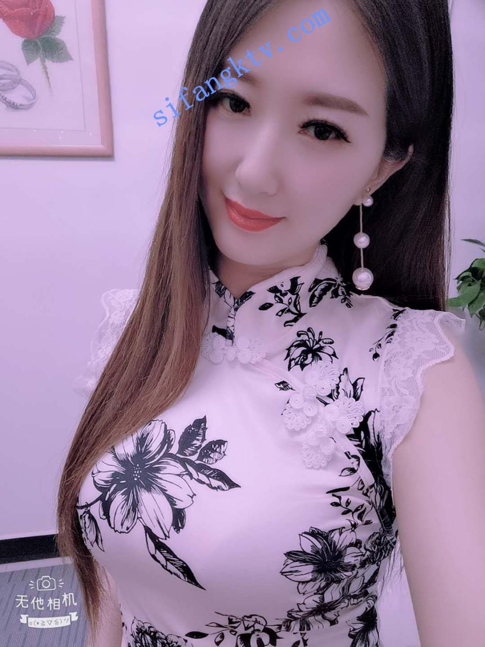精品推荐 花椒女神 念念宝贝 超大尺度定制露脸露穴 图 03