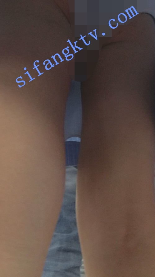 CD抄底 vis系列13-超长时间抄底蓝裙美女灰色内裤鲍鱼明显 图 03