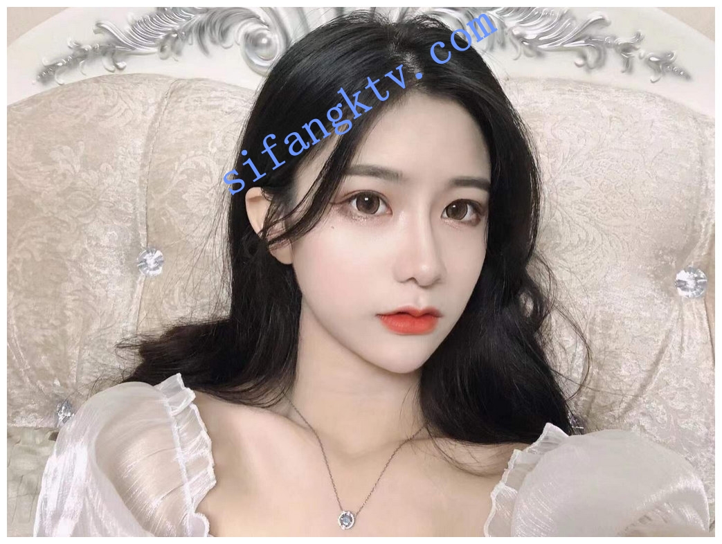 重磅核弹 华语区混血超高颜值主播 CNEILIN 黑丝精油紫薇 图 01