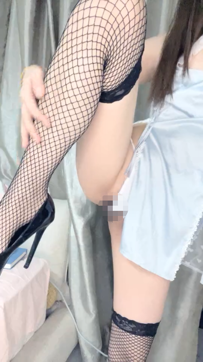 沐沐雅 全裸美厨娘边做菜边秀 制服丝袜跳蛋洗澡自慰 图 07
