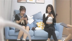██极品女神! 李智贤 颜值很高的小妮子收费房逼抽烟 图 19