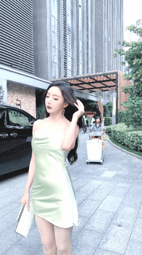 ✨秀人网 王馨瑶✨肉丝无内 阴毛显现 两套服装双倍快乐 图 01