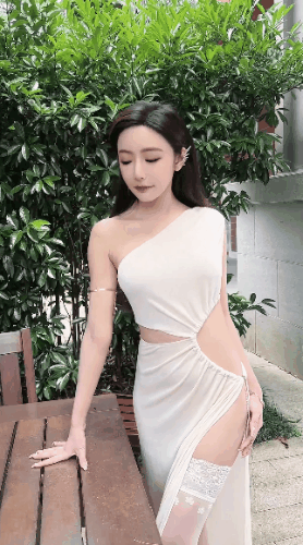 ✨秀人网 王馨瑶✨最新情趣丁裤勒逼 现场劲爆视频 漏鲍图 图 01