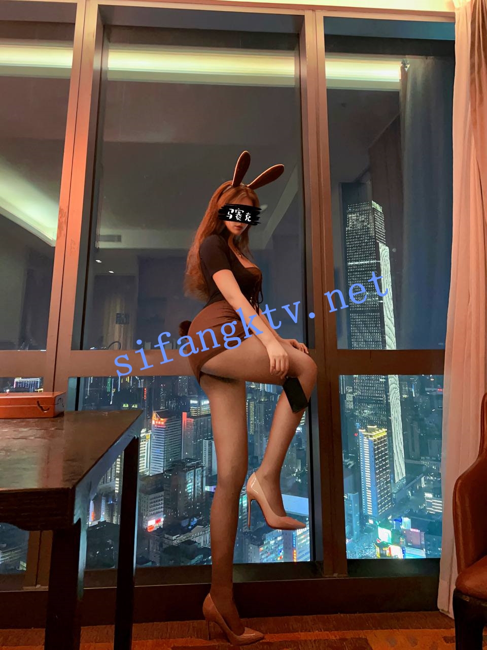 极品绿帽淫妻 小鲸鱼 9月最新福利,与大魔王4P换妻混战 图 04