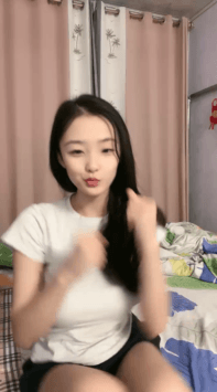 ♆♆ 早恋少女 巨乳校花! 骚舞抖奶~抠穴自慰~无套啪啪! 图 01
