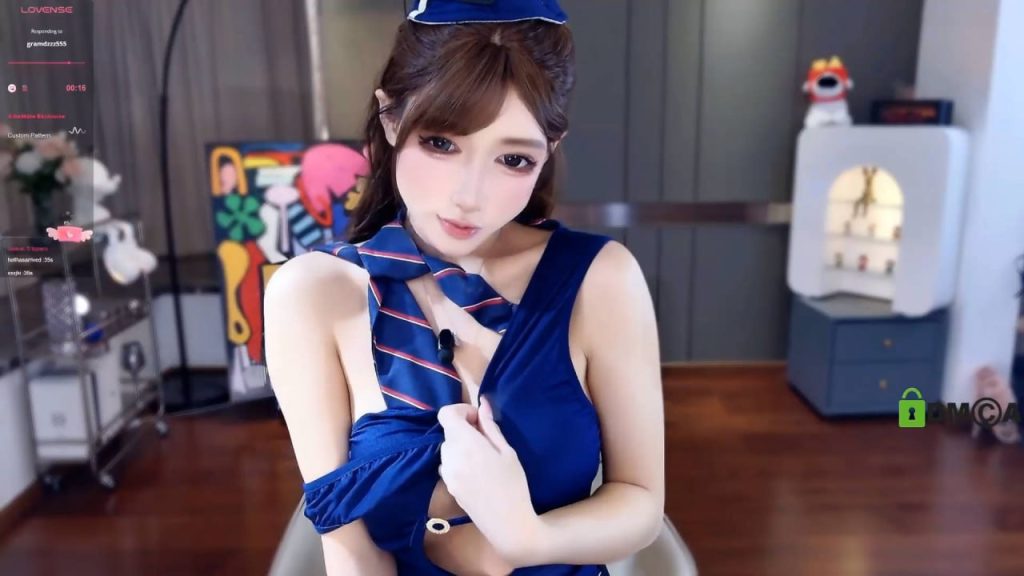 StripChat KpKpR 500币大秀剧情，【飞行空中空姐骚首弄姿勾引乘客 空中淫趴】【1V】【1.2G】