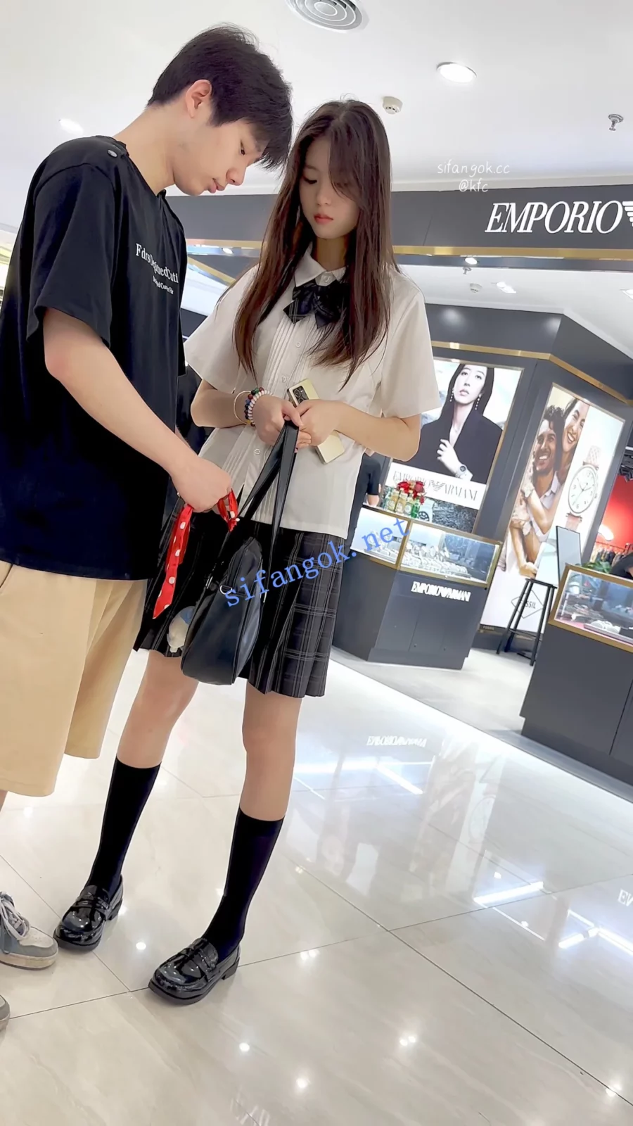 【KFC】制服JK学生妹和男友逛街·短裙淡绿色内前后CD