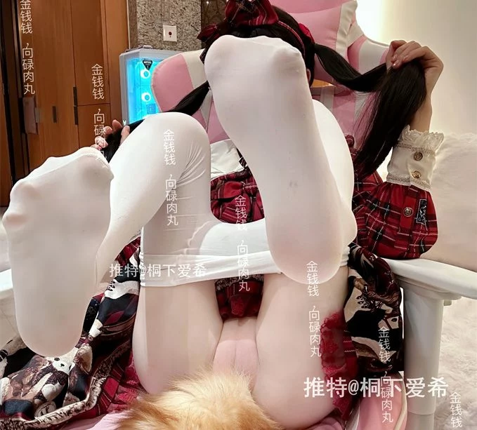 楠里@XiaoSiBao [门槛合集] 4.23小时  [足控] Cos角色 足交龟头 合集 [34V-22.3G]