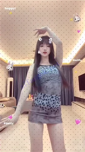 抖音甜妹主播 小企娥/妮娜 裸舞自慰掰粉穴 长屌大哥插入啪 图 17