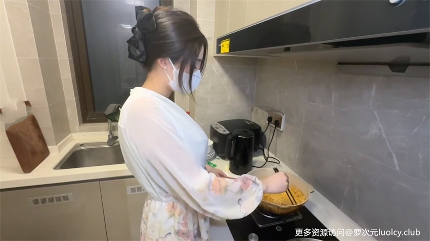 情深叉喔 – 新作 42分钟 [另嫁的二妈] 早知道父亲能力不行我早就下手了 [1V-701MB]